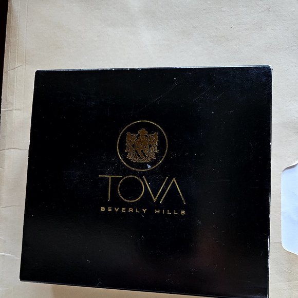 Decorative refillable perfume bottles. - Picture 2 of 2